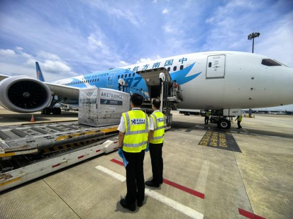 牛股远期策略 白云机场上半年旅客吞吐量超4000万人次
